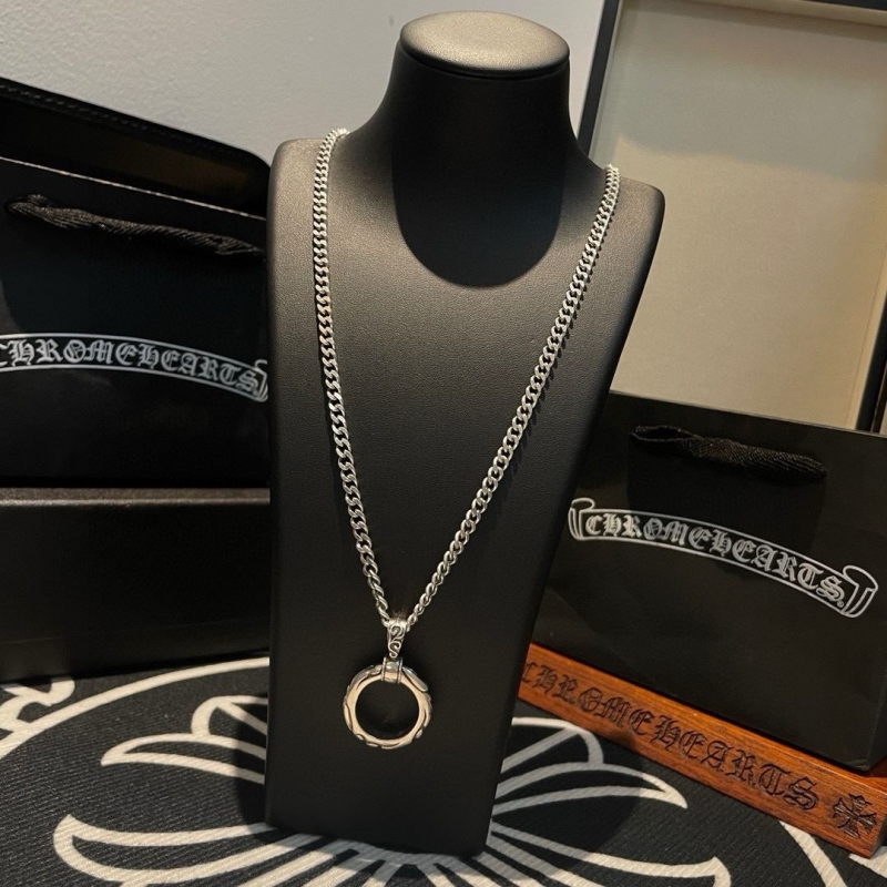 Ch*0me He**ts necklaces